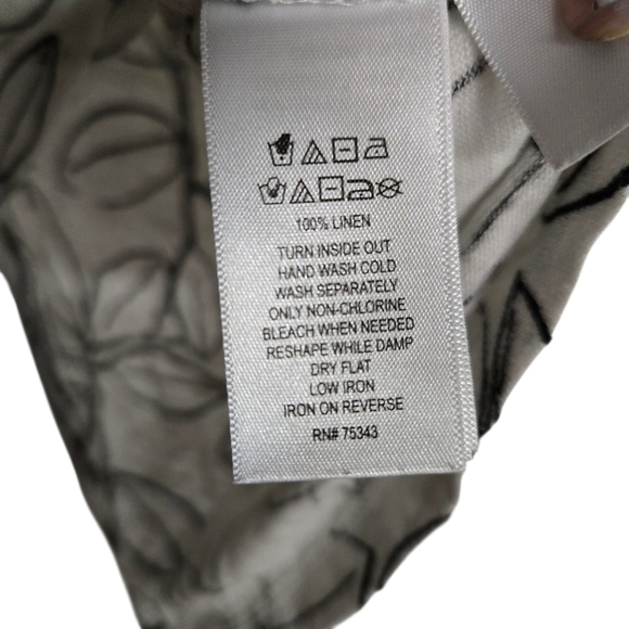 Cynthia Rowley 100% Linen White Black Floral Top Button Back Size Large - Picture 3 of 4